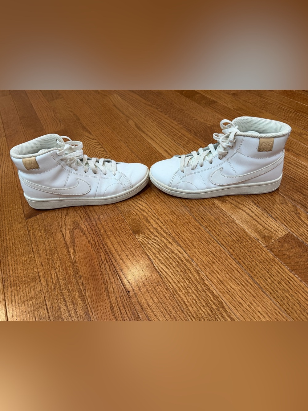 Nike Women’s Size 8 High-Top Sneakers in White - Picture 4 of 9